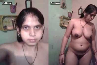 Sexy Bhabhi Nude During Bath XXX
