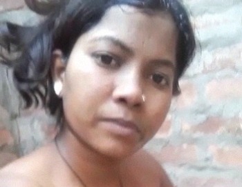 Indian village lady exposing Full nude in bathroom