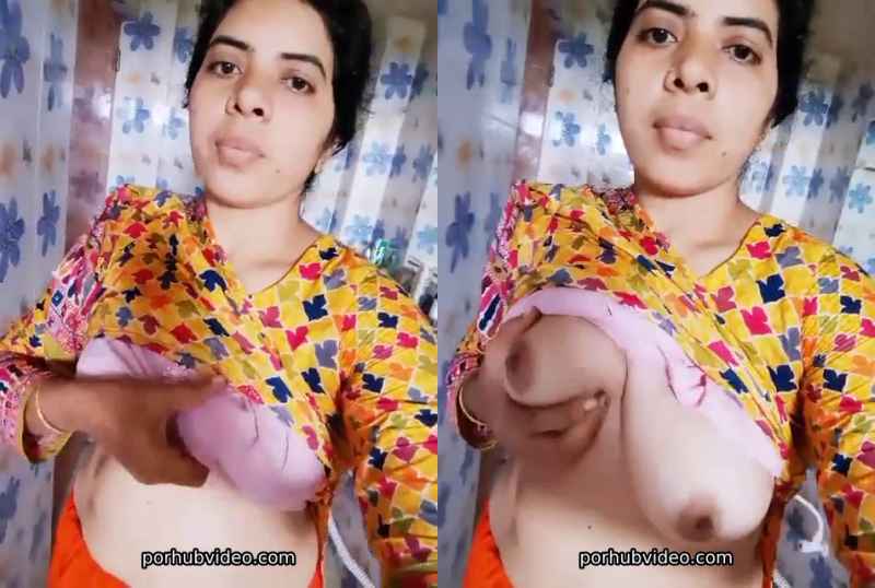 Desi village girl sexy boobs
