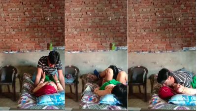 Village guy fucks his Bhabhi’s pussy in the desi sex video
