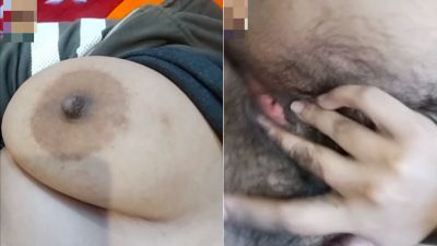 Chubby girl fingers her hairy pussy during nude video call