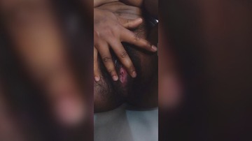 Horny Desi Girl Playing With Her Desi Pussy MMs Leaked