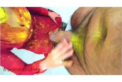 The dirty couple performs chuda chudi on holi