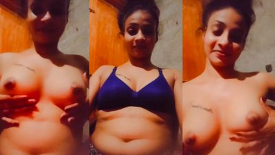 Sexy nude Bhabhi shows her boobs after stripping naked