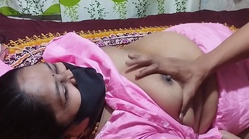 Desi Chubby Hindu Wife Big Boobs Show XXX