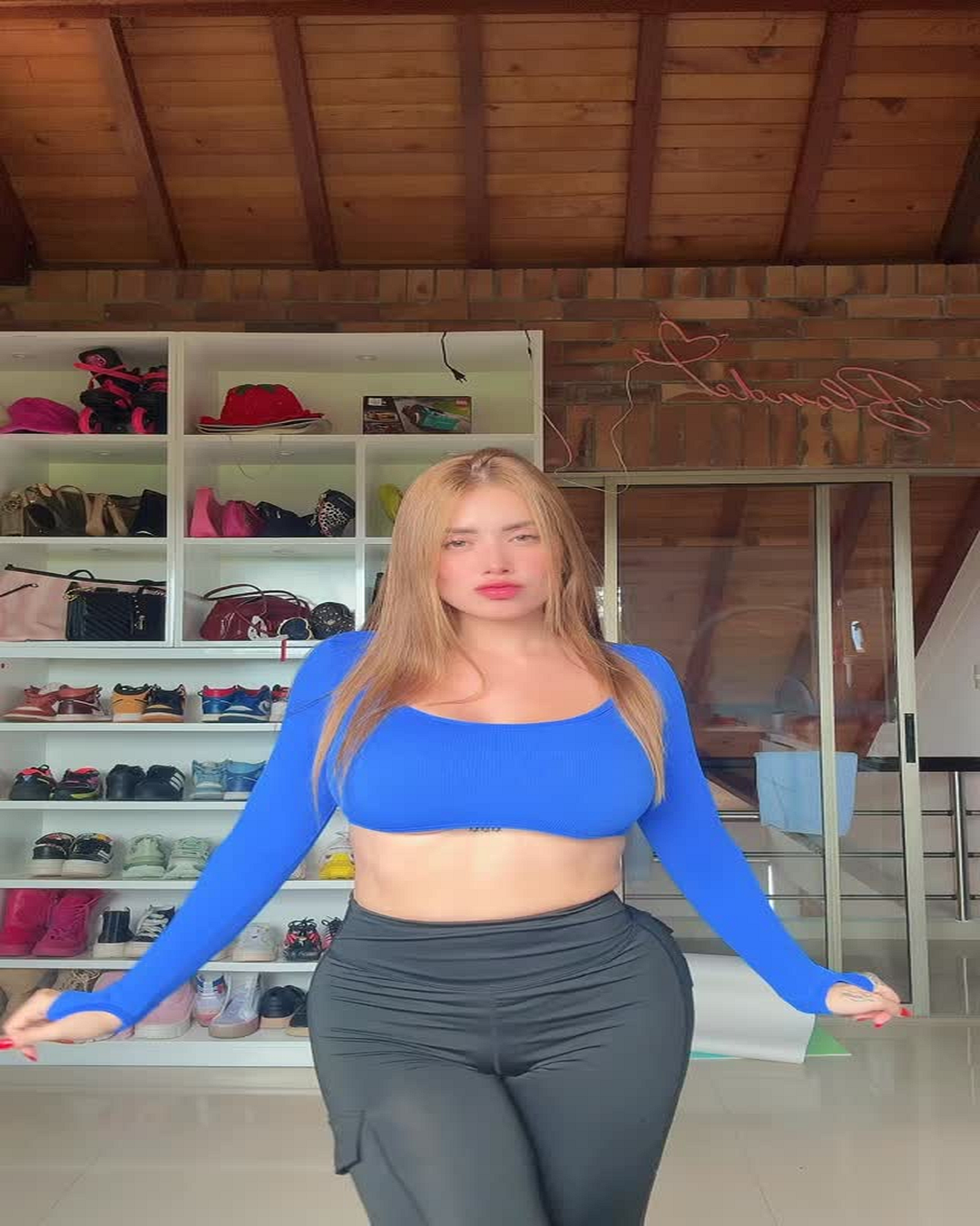 Sara Blonde 💛🌟 EP. 01