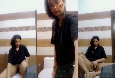 Indian nude MMS of a sexy girl fingering in her bathroom