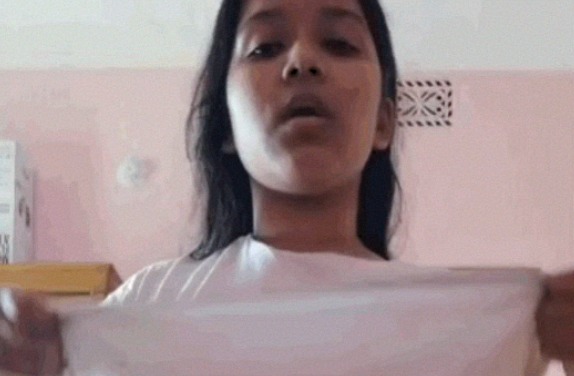 Super Sexy and Horny Desi lady striptease porn
