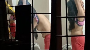 Secretly Record Nude Neighbor Girl Changes Her Clothes Porn