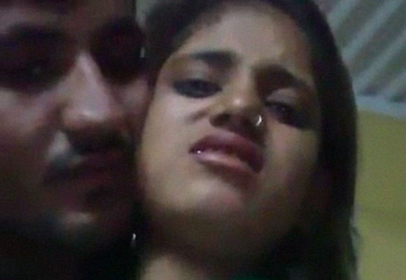 Kamre mein koi nahi hai brother sister Dehati Porn