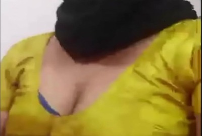 Tamil milf strips on webcam while dancing