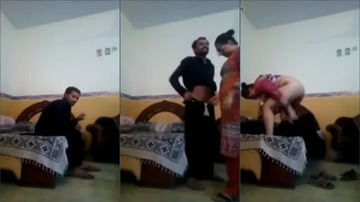 Chubby Pakistani Aunty Neighbour Sex Scandal In Bedroom