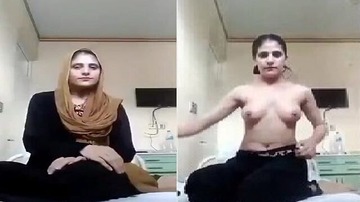 Pashto hub Girl Showing Boobs Leak XXX